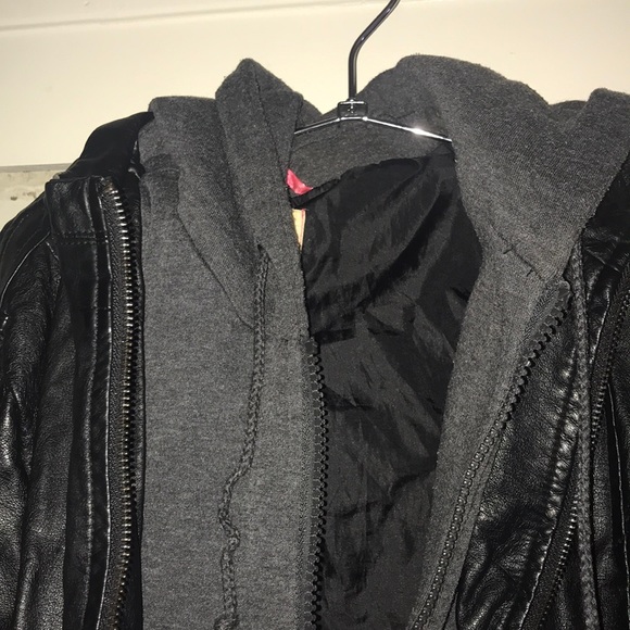 Black leather jacket - Picture 3 of 4